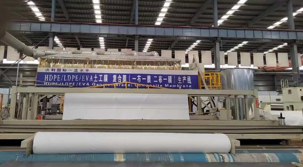 復(fù)合土工膜廠家 兩布一膜廠家 一布一膜廠家